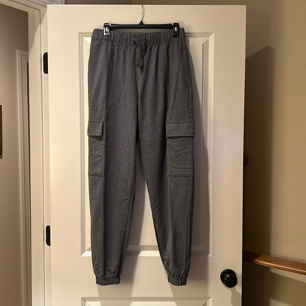❤️Heavy material dark gray joggers.